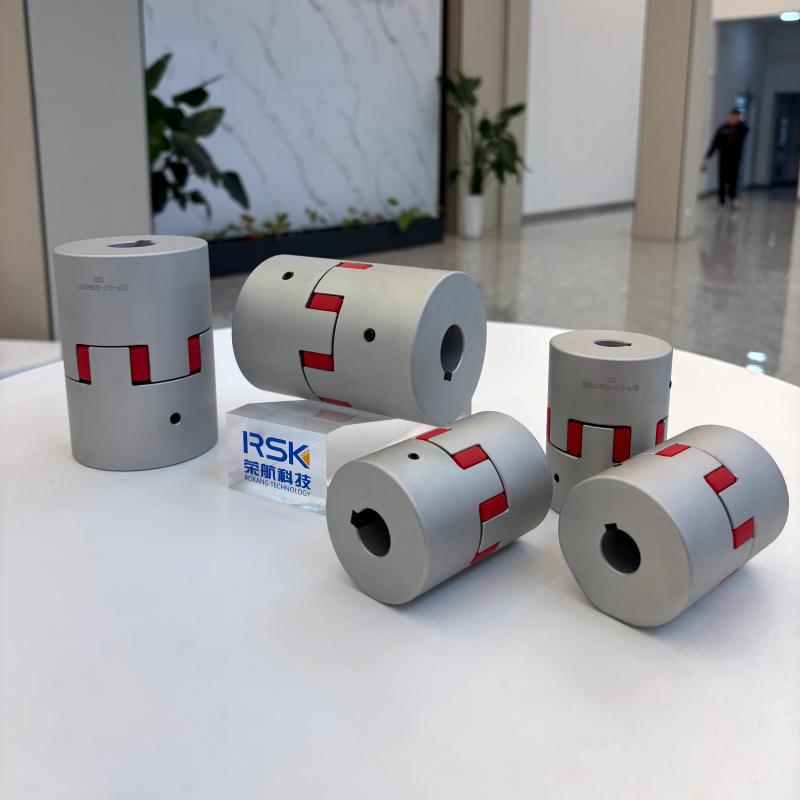 Tipo di set di viti con inserto a ragno in PU con accoppiamento per albero a ganascia in lega di alluminio con sede per chiavetta personalizzata per robot